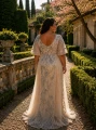 JAPONIA – długa szampańska sukienka plus size z cekinami. Zwiewne rękawy, dekolt V i elegancki fason. Idealna sukienka na wesele i bal. Kraków Tandeta king square