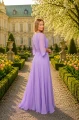 liliowa sukienka maxi, długa liliowa sukienka, liliowa sukienka na wesele, sukienka z tulipanowymi rękawami, sukienka z kwiatem, długa sukienka z rękawami, sukienka z żorżety, zwiewna liliowa sukienka, elegancka sukienka dla druhny.