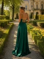 zielona sukienka na studniówkę, sukienka na bal, elegancka sukienka maxi, mieniąca się sukienka wieczorowa.