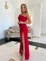 BENIA czerwona sukienka maxi z koralikami – cała sylwetka